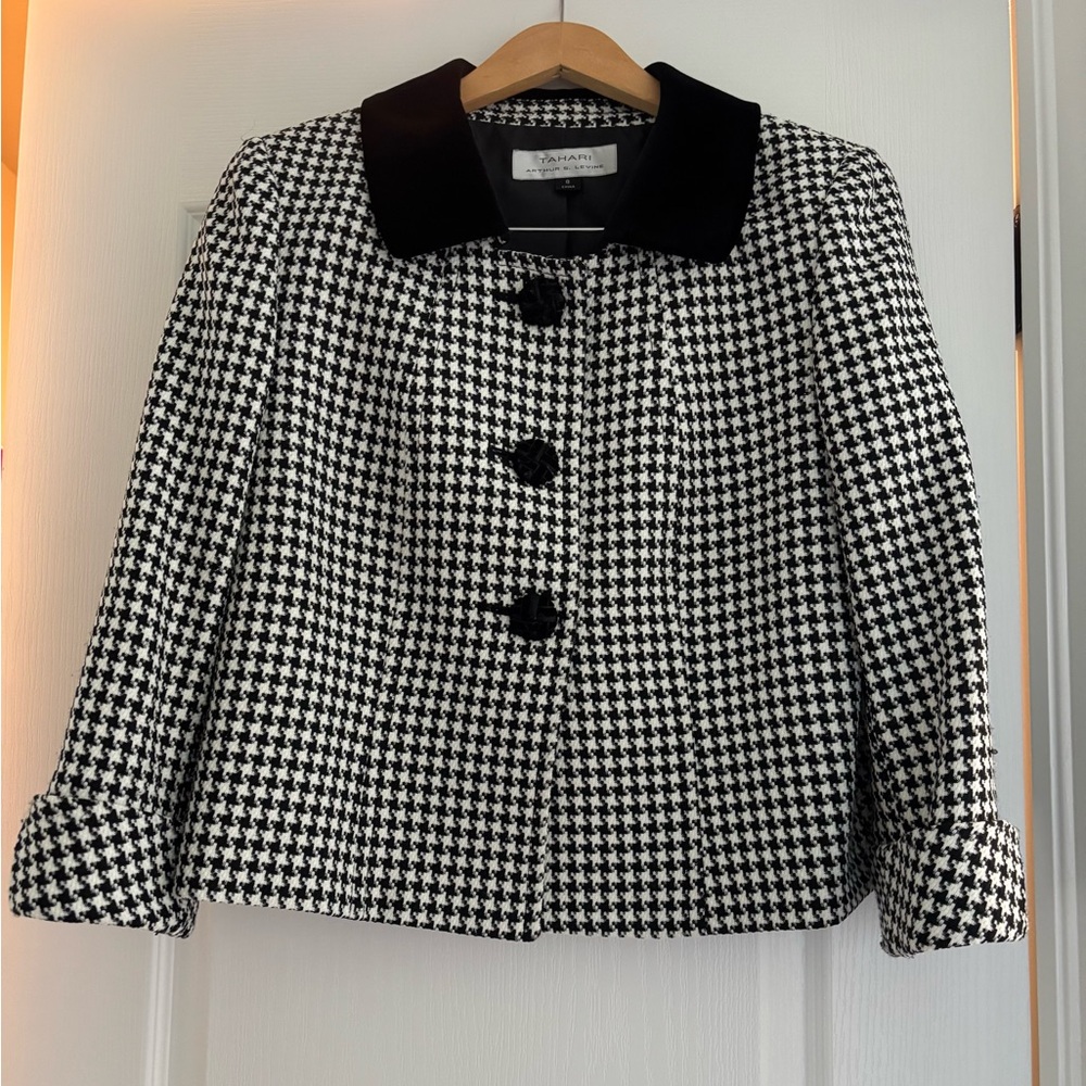 Tahari Black and White Houndstooth Blazer